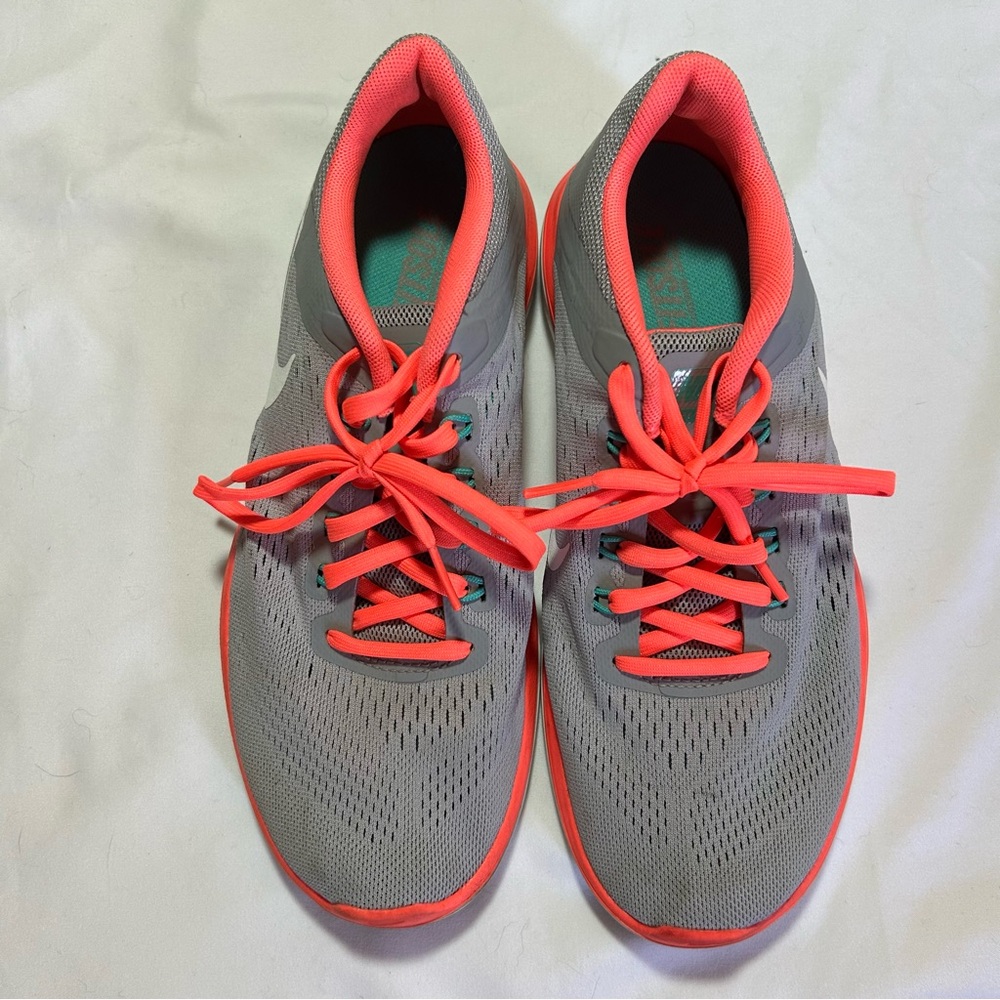 Women’s Nike Flex RN running shoes, Gray with Bright Mango accents